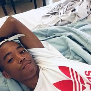 Meet your Posher, Anieliito